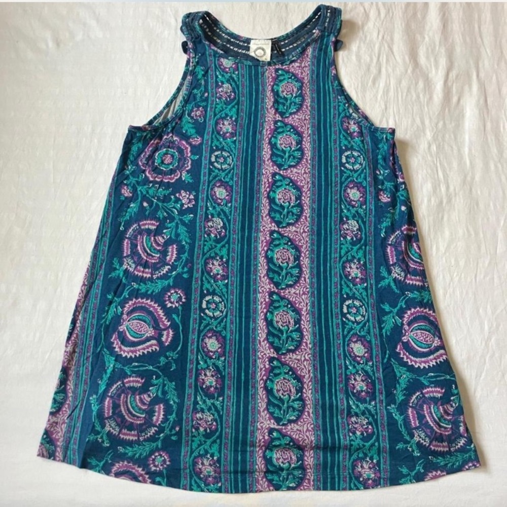 Anthropologie Blue & Purple Printed Boho tank w/ crochet detailed back
Size: XS